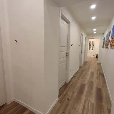 Alojamento de Acomodação e Pequeno-almoço Residenza Maggiore 10 - -