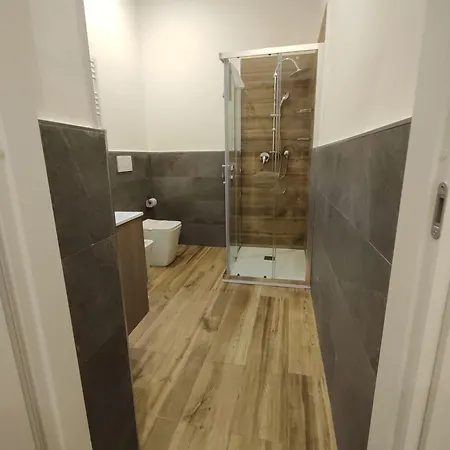 Residenza Maggiore 10 - -