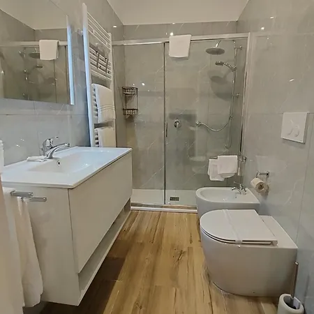 Residenza Maggiore 10 - - 3* Bologna