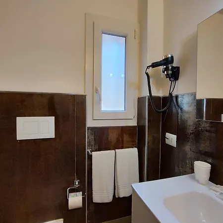Residenza Maggiore 10 - - 3*