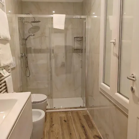 Residenza Maggiore 10 - - 3* Bologna