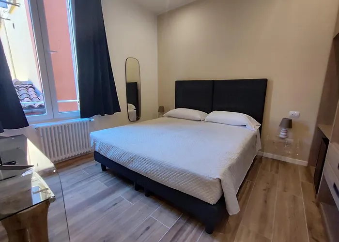 Residenza Maggiore 10 - - 3* Bologna